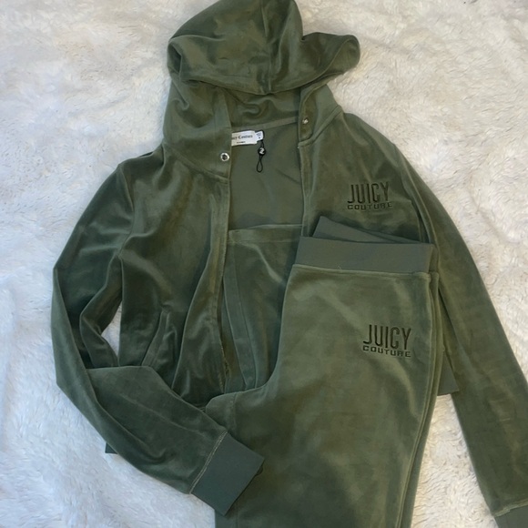 Juicy Couture Other - Juicy Couture sweat suit